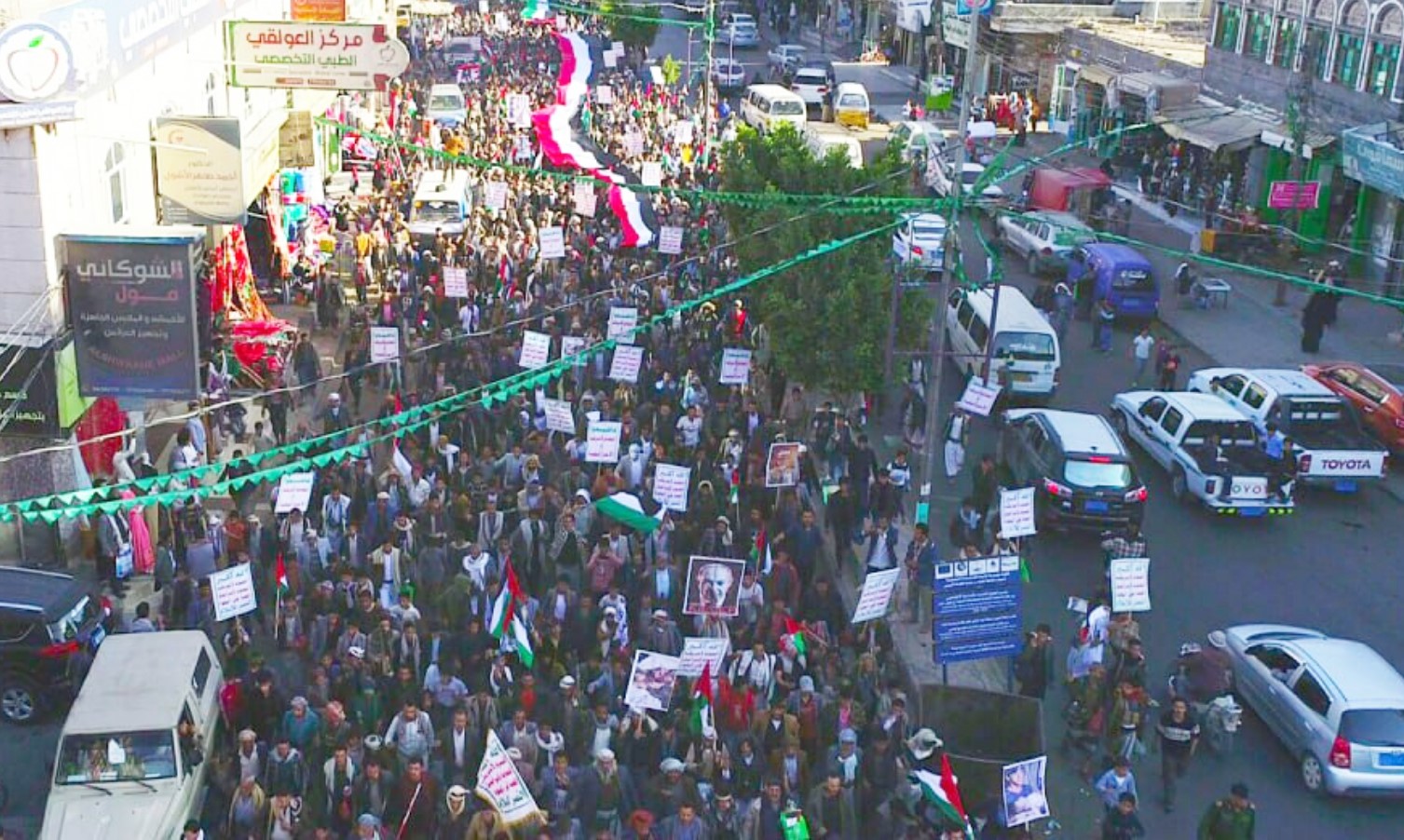 مسيرة حاشدة في ذمار تنديدا بجريمة مستشفى المعمداني في قطاع غزة